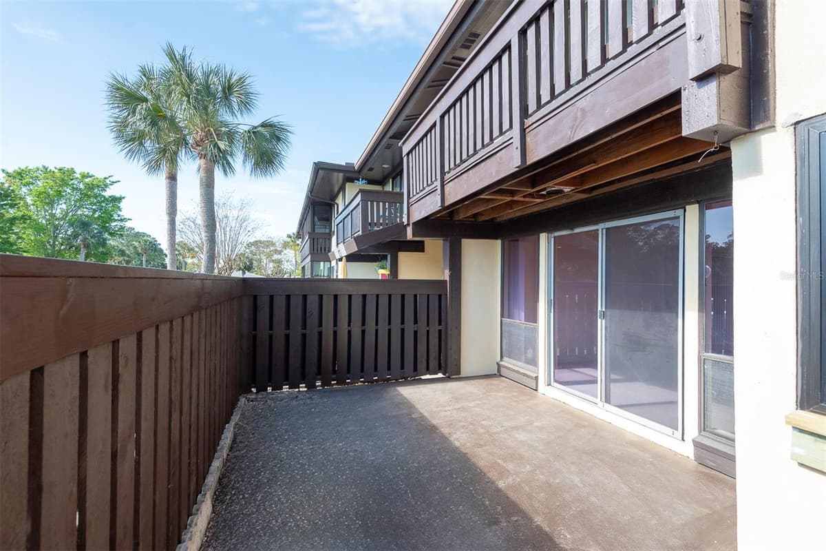 48 CLUB HOUSE DRIVE — photo 29 of 47