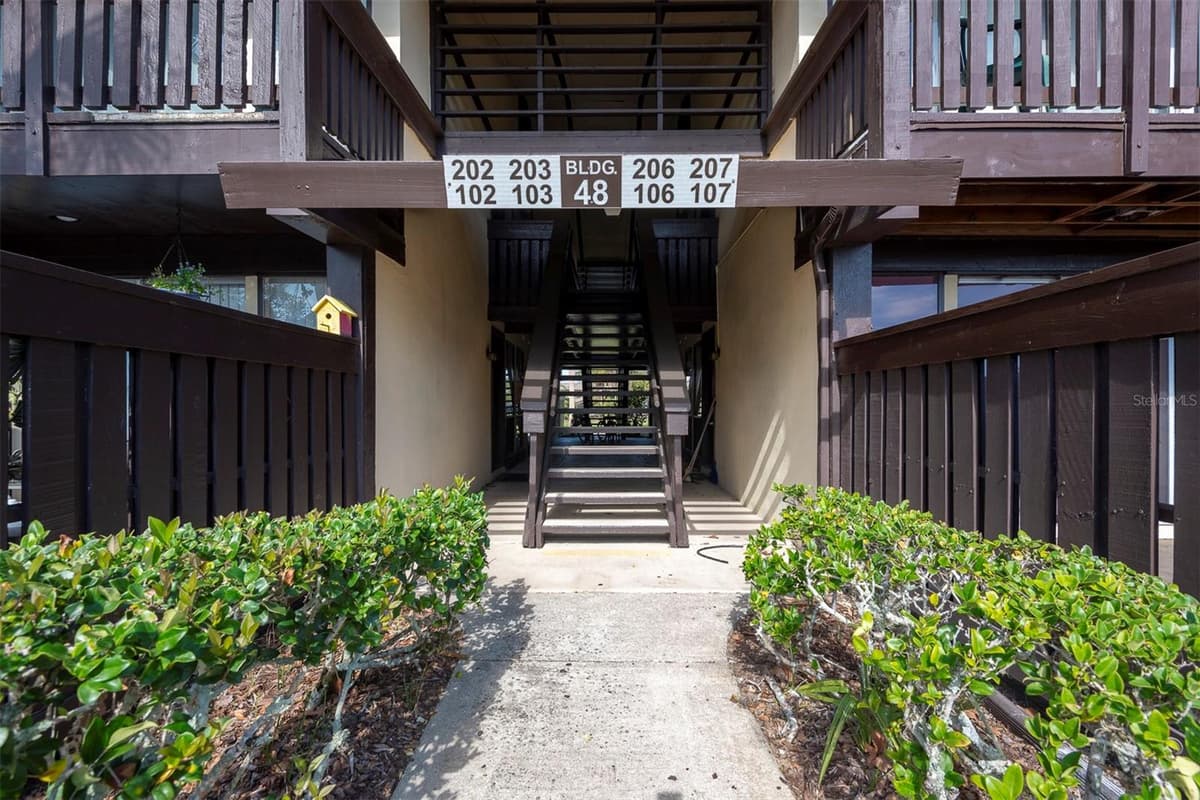 48 CLUB HOUSE DRIVE — photo 1 of 47