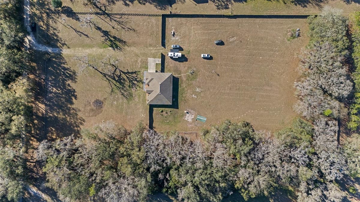 20536 20TH TERRACE — photo 49 of 52