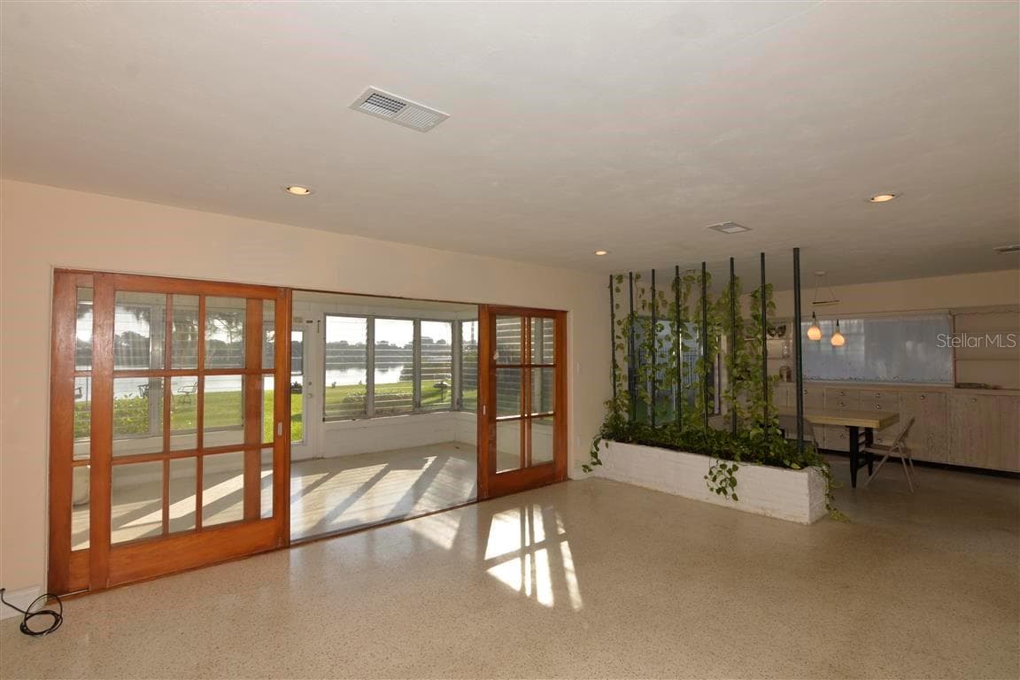 3045 CECELIA DRIVE — photo 7 of 11