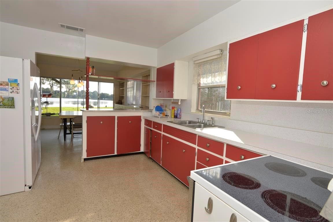 3045 CECELIA DRIVE — photo 9 of 11