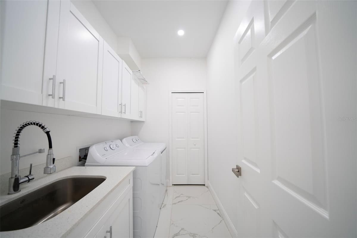 2915 5TH STREET — photo 15 of 39