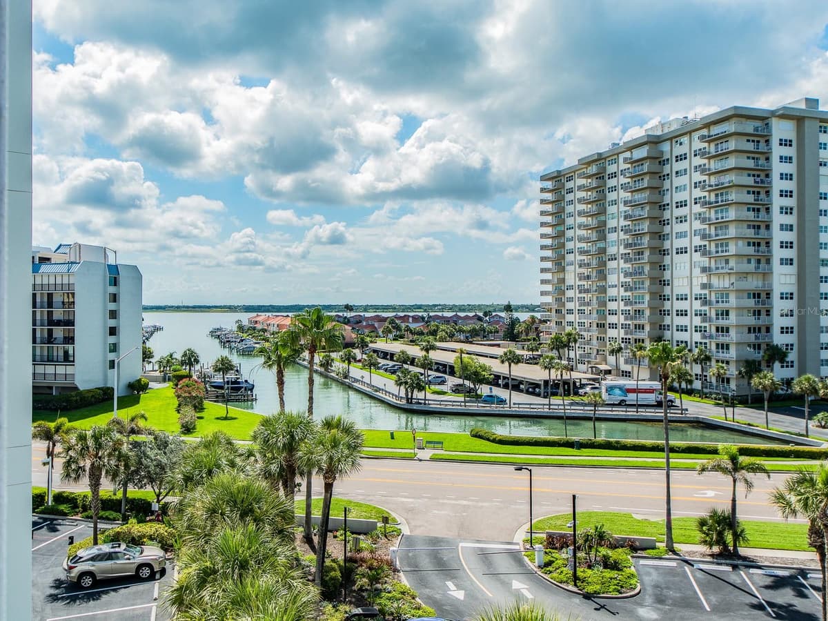 1590 GULF BOULEVARD — photo 75 of 89