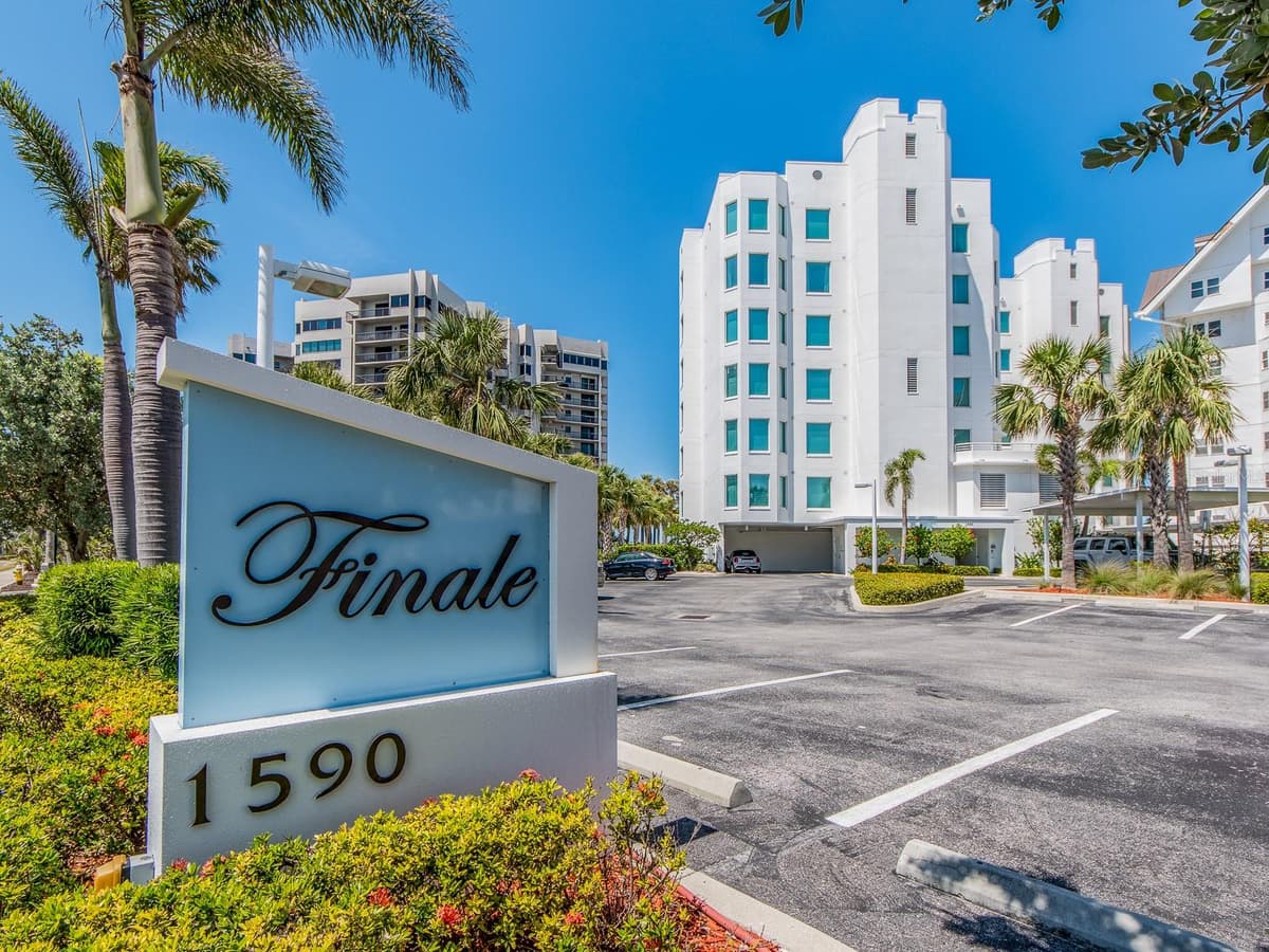 1590 GULF BOULEVARD — photo 2 of 89