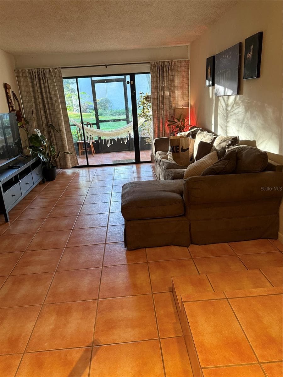 3240 SEMORAN BOULEVARD — photo 10 of 14