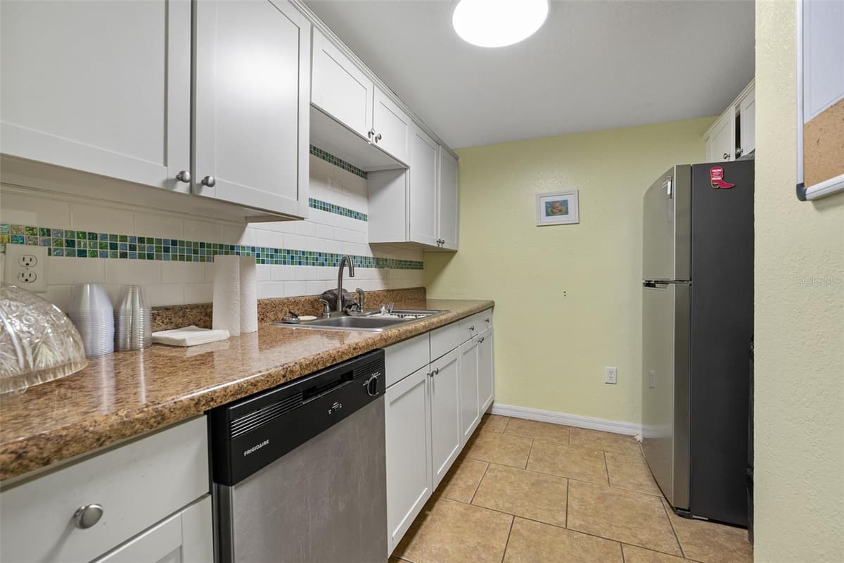 2711 HALIFAX AVENUE — photo 42 of 49