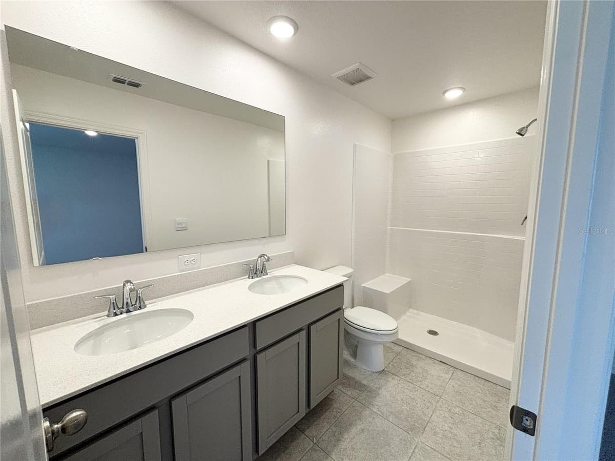 137 MAPLE DRIVE — photo 9 of 21