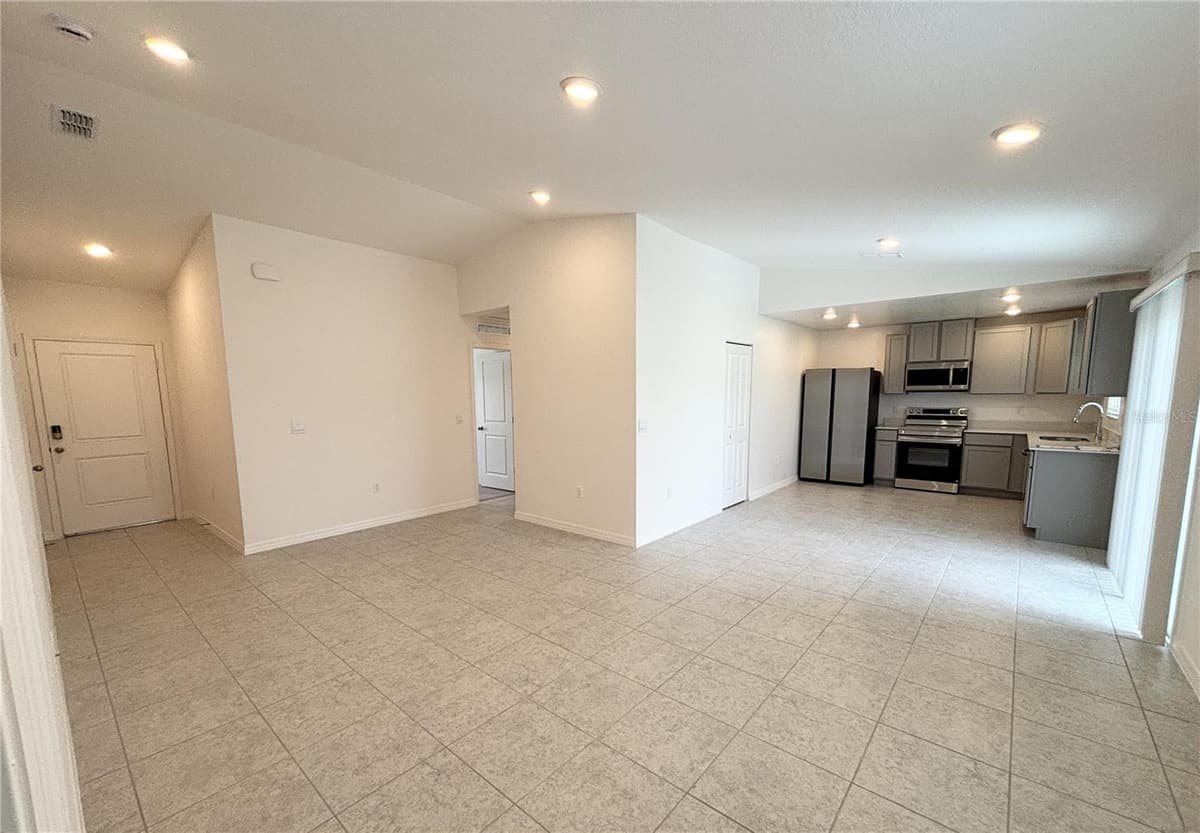 137 MAPLE DRIVE — photo 6 of 21