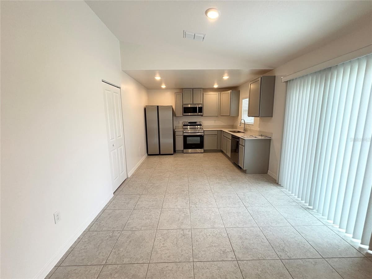 137 MAPLE DRIVE — photo 7 of 21
