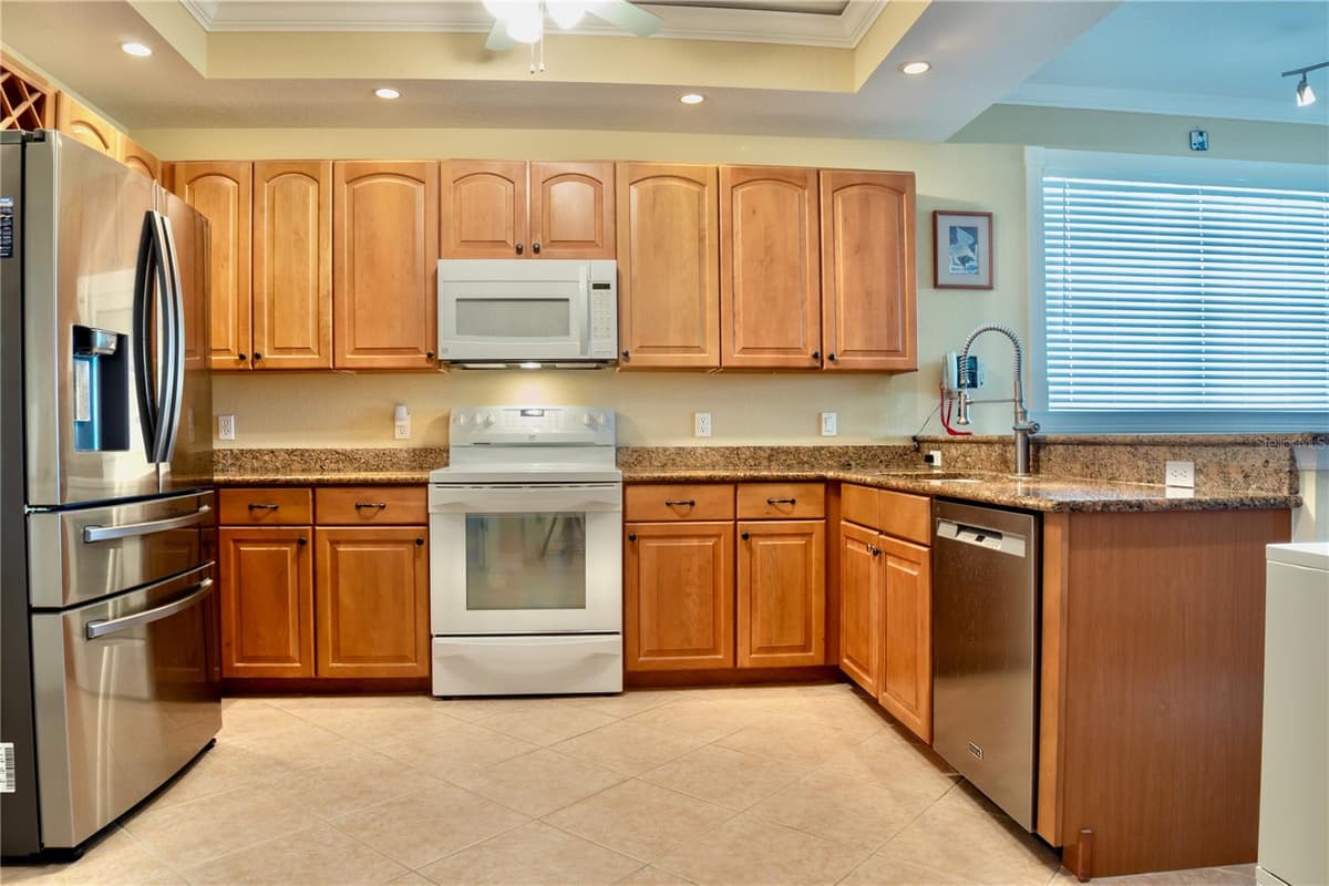 3216 PURPLE MARTIN DRIVE — photo 9 of 42