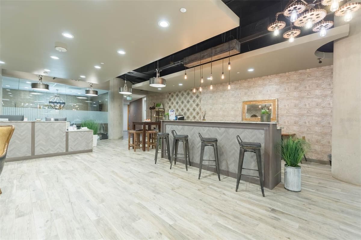 400 ASHLEY DRIVE — photo 3 of 36