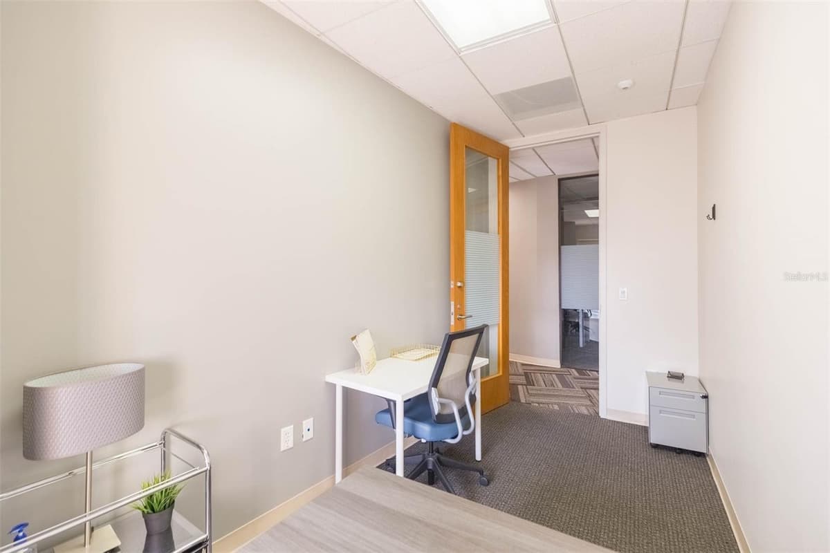 400 ASHLEY DRIVE — photo 11 of 36