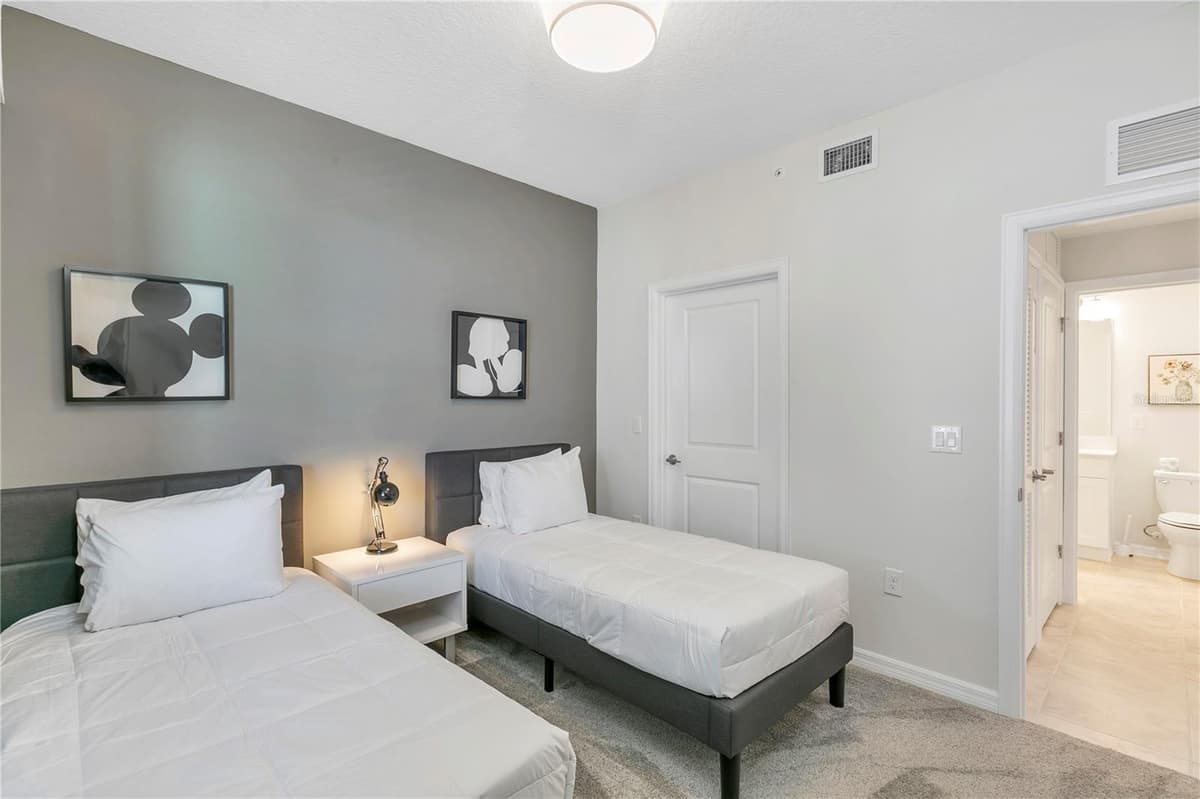 3121 PARADOX CIRCLE — photo 9 of 18