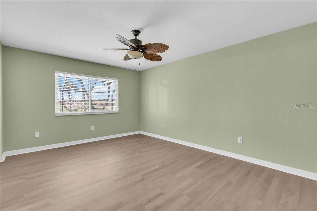 5061 RICHMOND TERRACE — photo 15 of 38