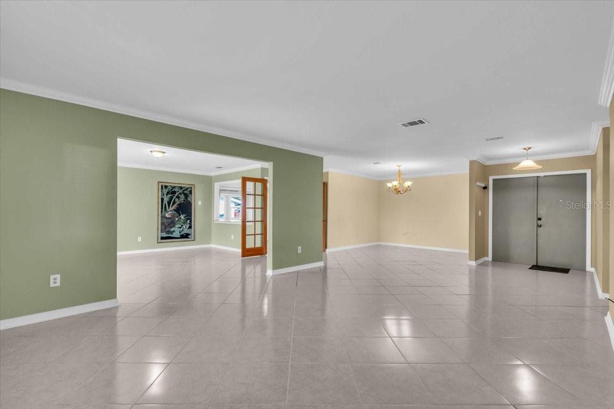 5061 RICHMOND TERRACE — photo 7 of 38