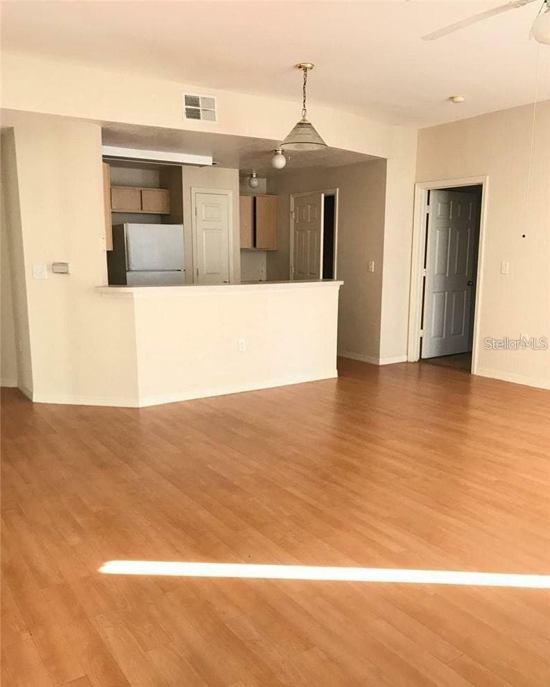 2000 ERVING CIRCLE — photo 2 of 3