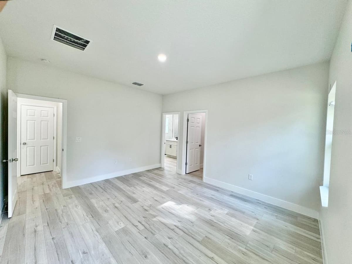 2085 HAMPSHIRE BOULEVARD — photo 20 of 25