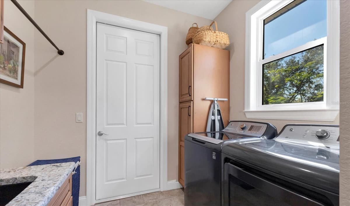 1115 GLADSTONE BOULEVARD — photo 15 of 53