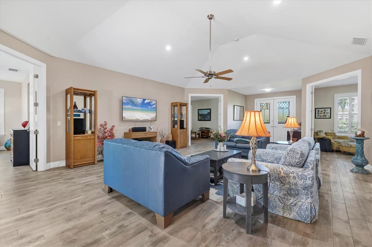 1115 GLADSTONE BOULEVARD — photo 11 of 53