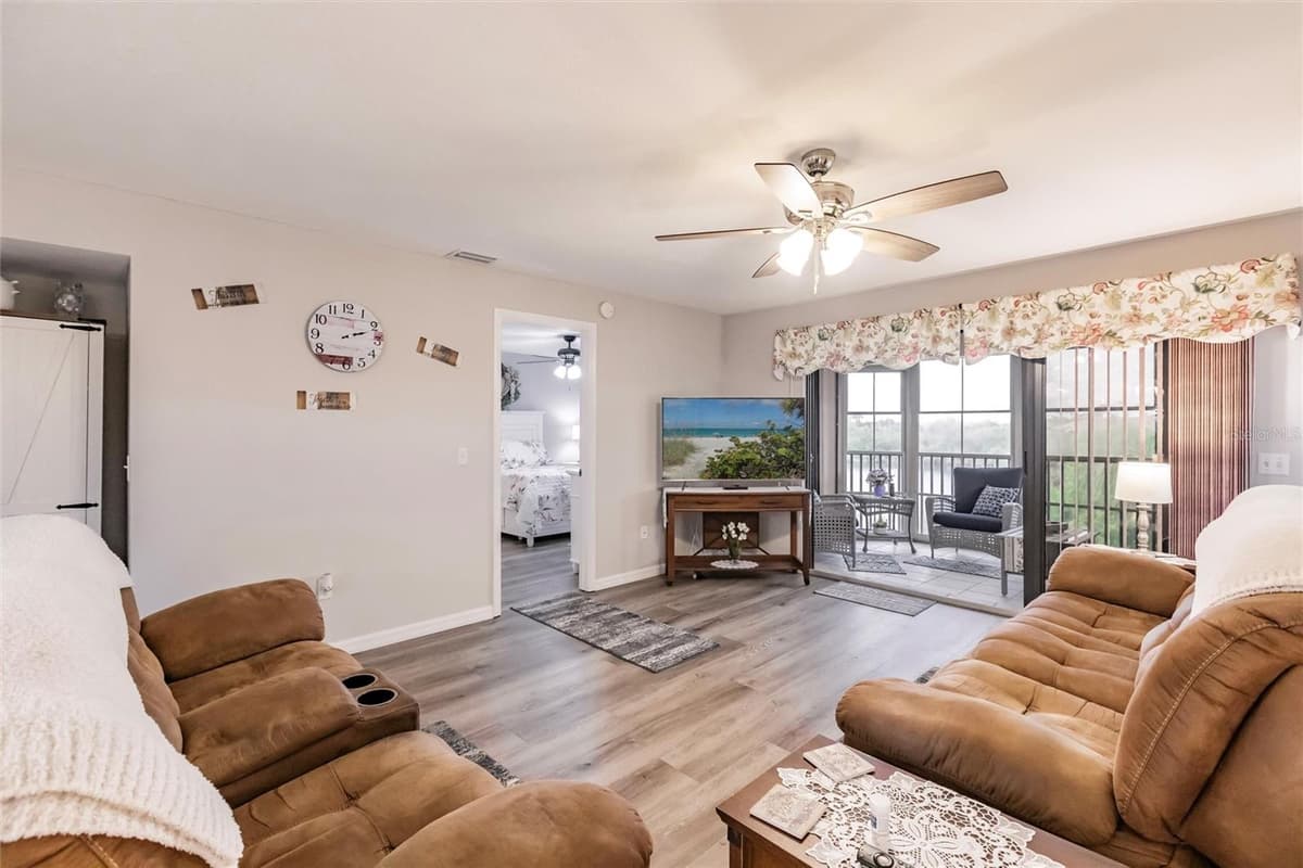 175 KINGS HIGHWAY — photo 7 of 46