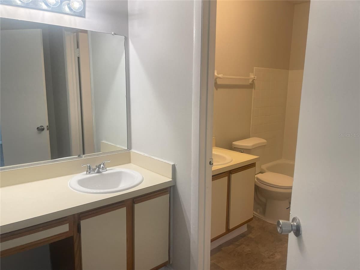 4419 SEMORAN BOULEVARD — photo 18 of 30