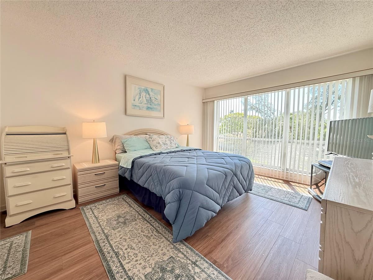 9000 COMMODORE DRIVE — photo 13 of 21