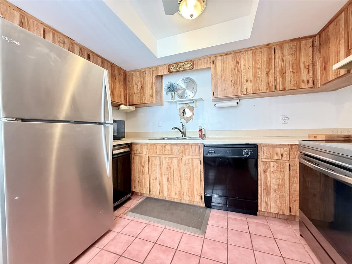 9000 COMMODORE DRIVE — photo 9 of 21