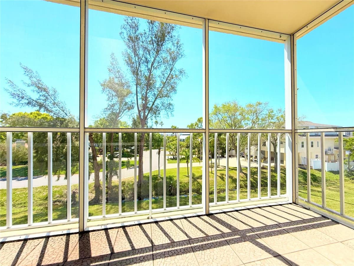 9000 COMMODORE DRIVE — photo 19 of 21