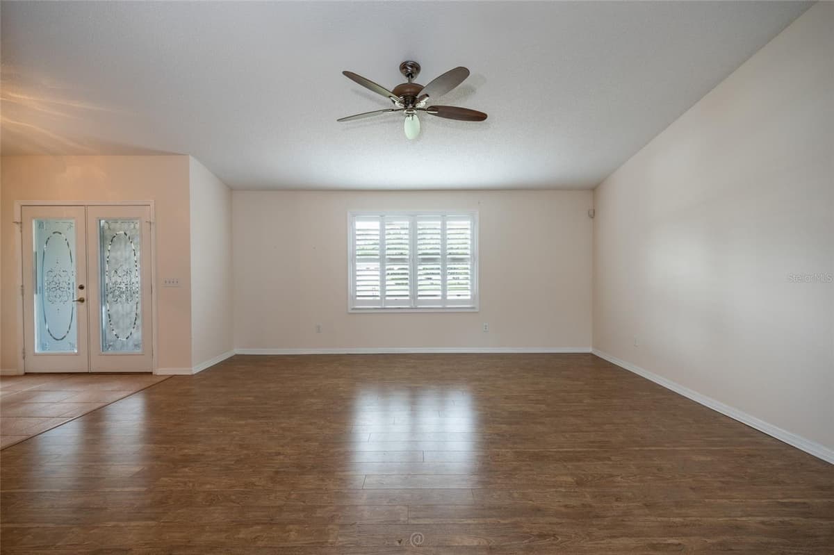 130 BAYSIDE DRIVE — photo 4 of 39