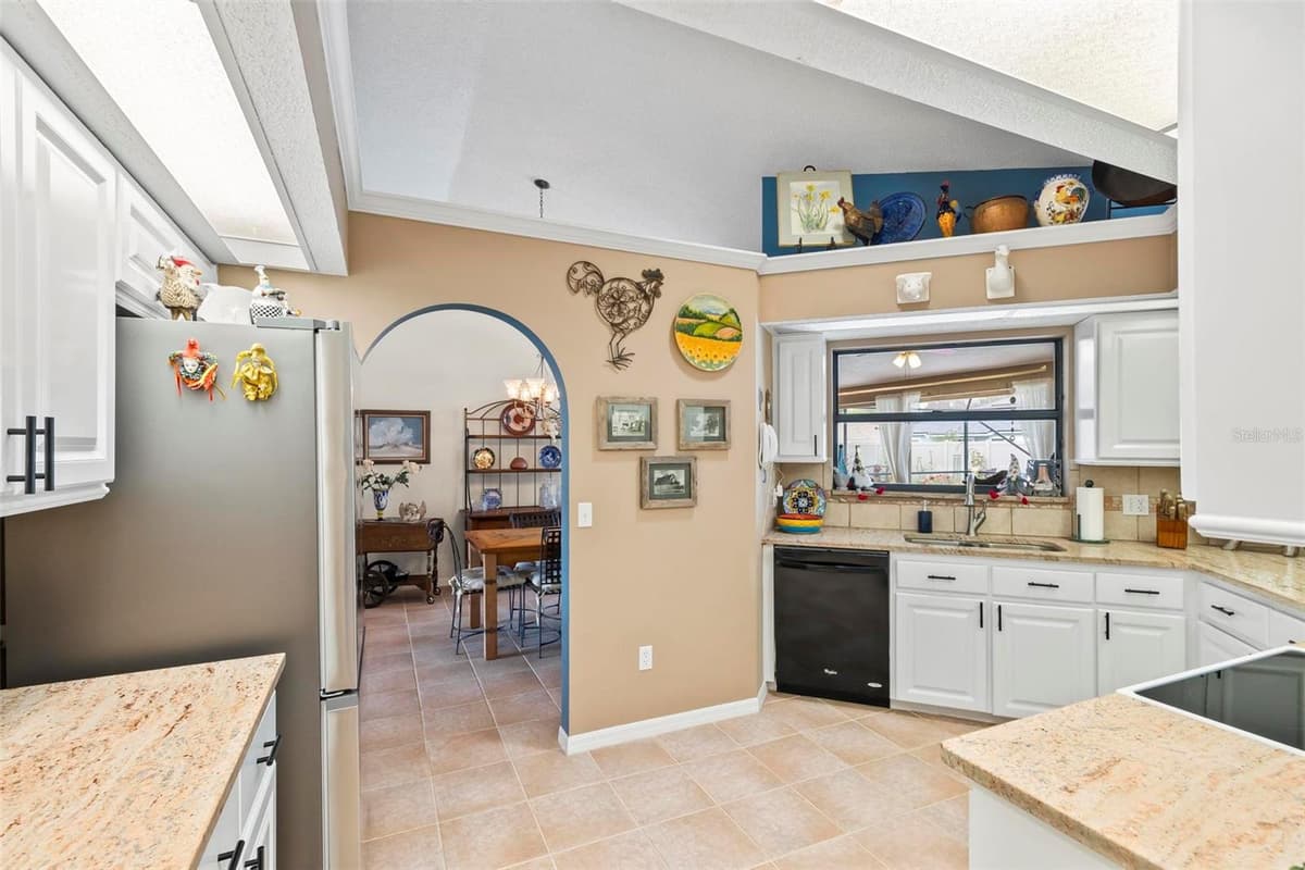 130 BAYSIDE DRIVE — photo 14 of 39