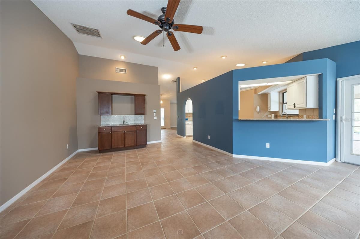 130 BAYSIDE DRIVE — photo 12 of 39