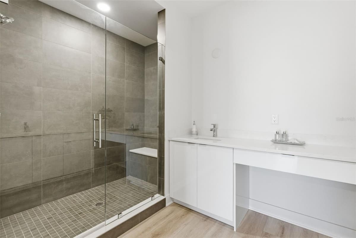 400 150TH AVENUE — photo 33 of 72
