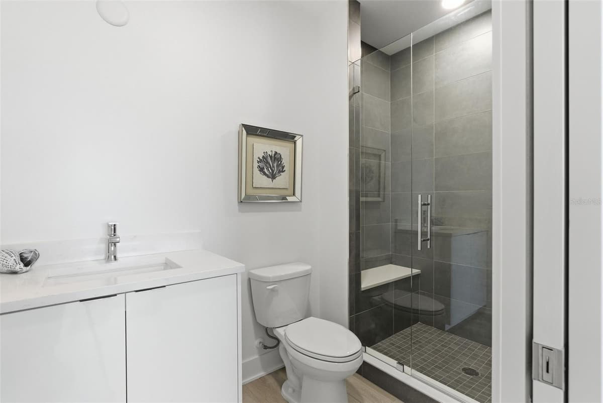 400 150TH AVENUE — photo 37 of 72