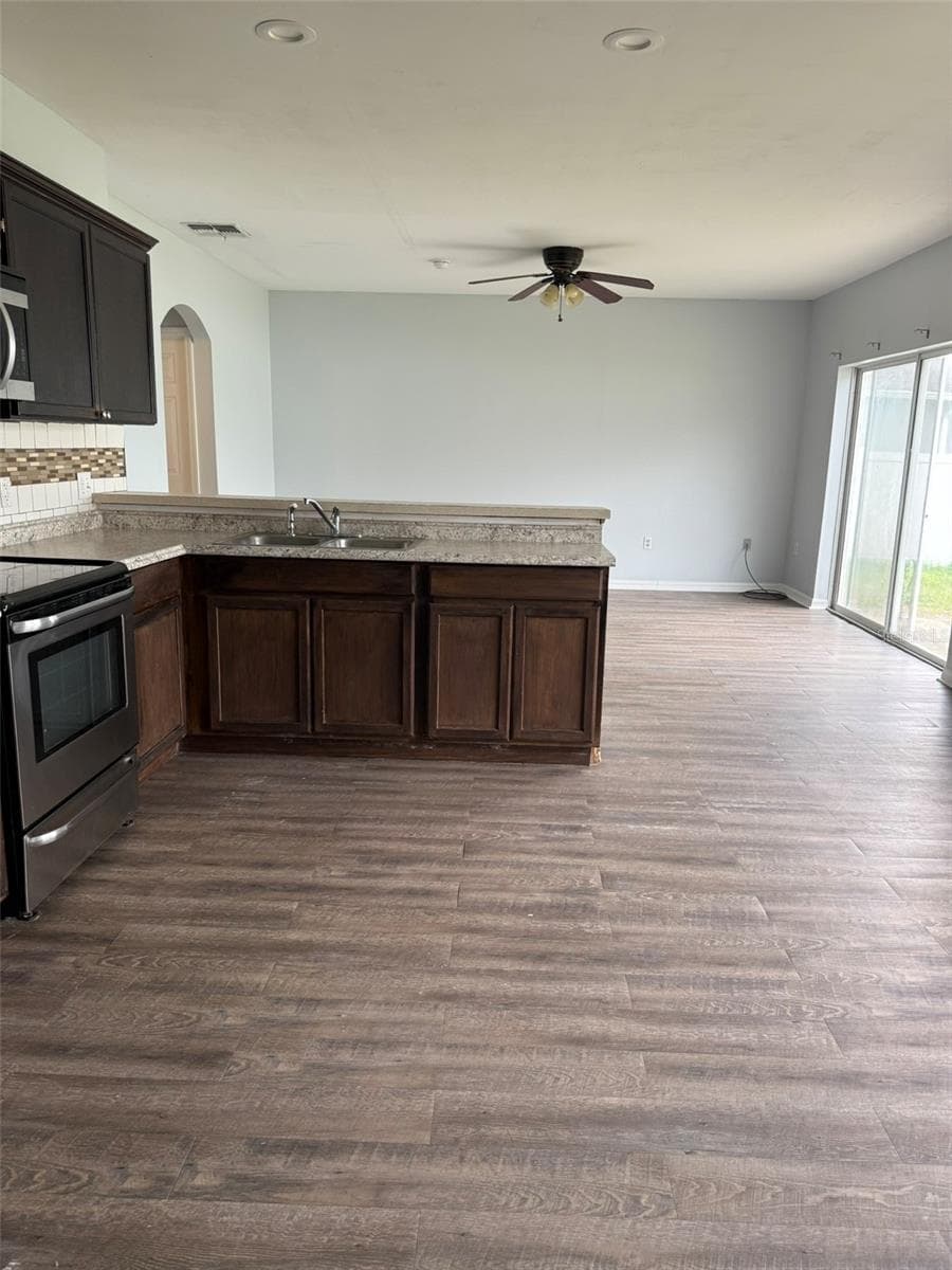 1117 CAMBOURNE DRIVE — photo 10 of 40