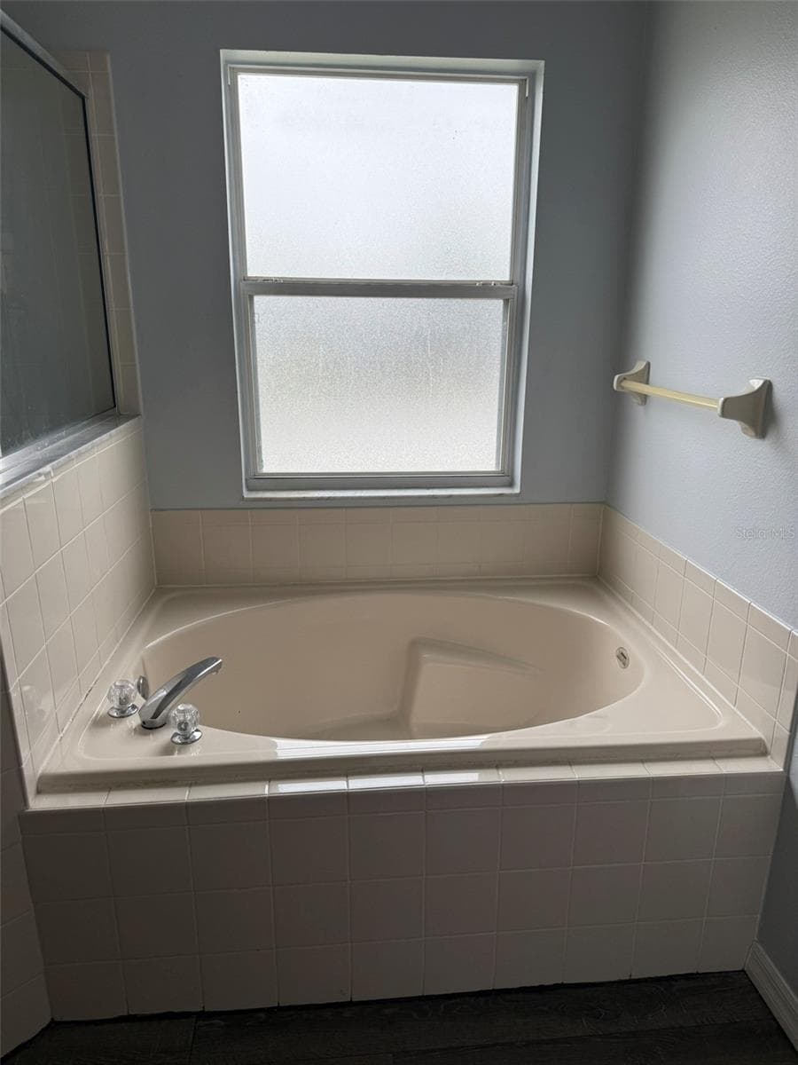 1117 CAMBOURNE DRIVE — photo 23 of 40