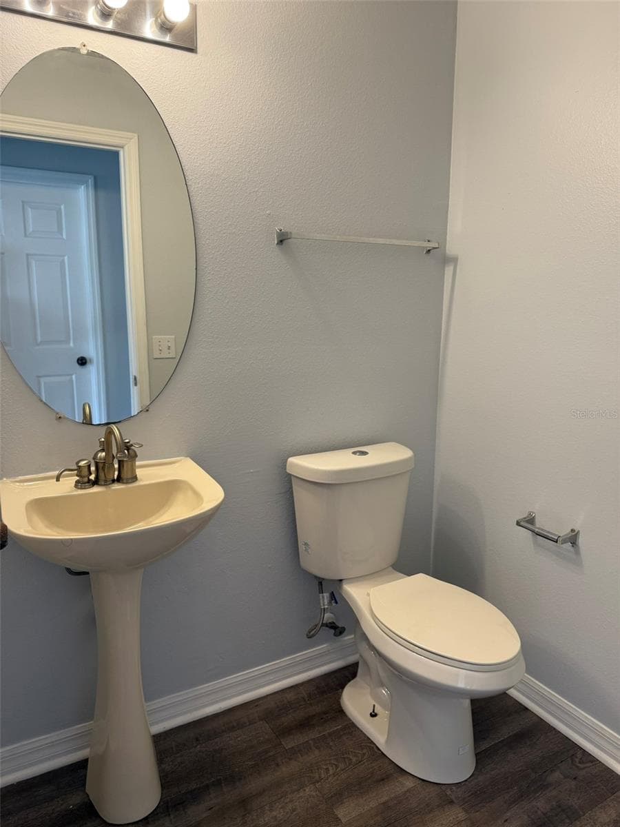 1117 CAMBOURNE DRIVE — photo 15 of 40