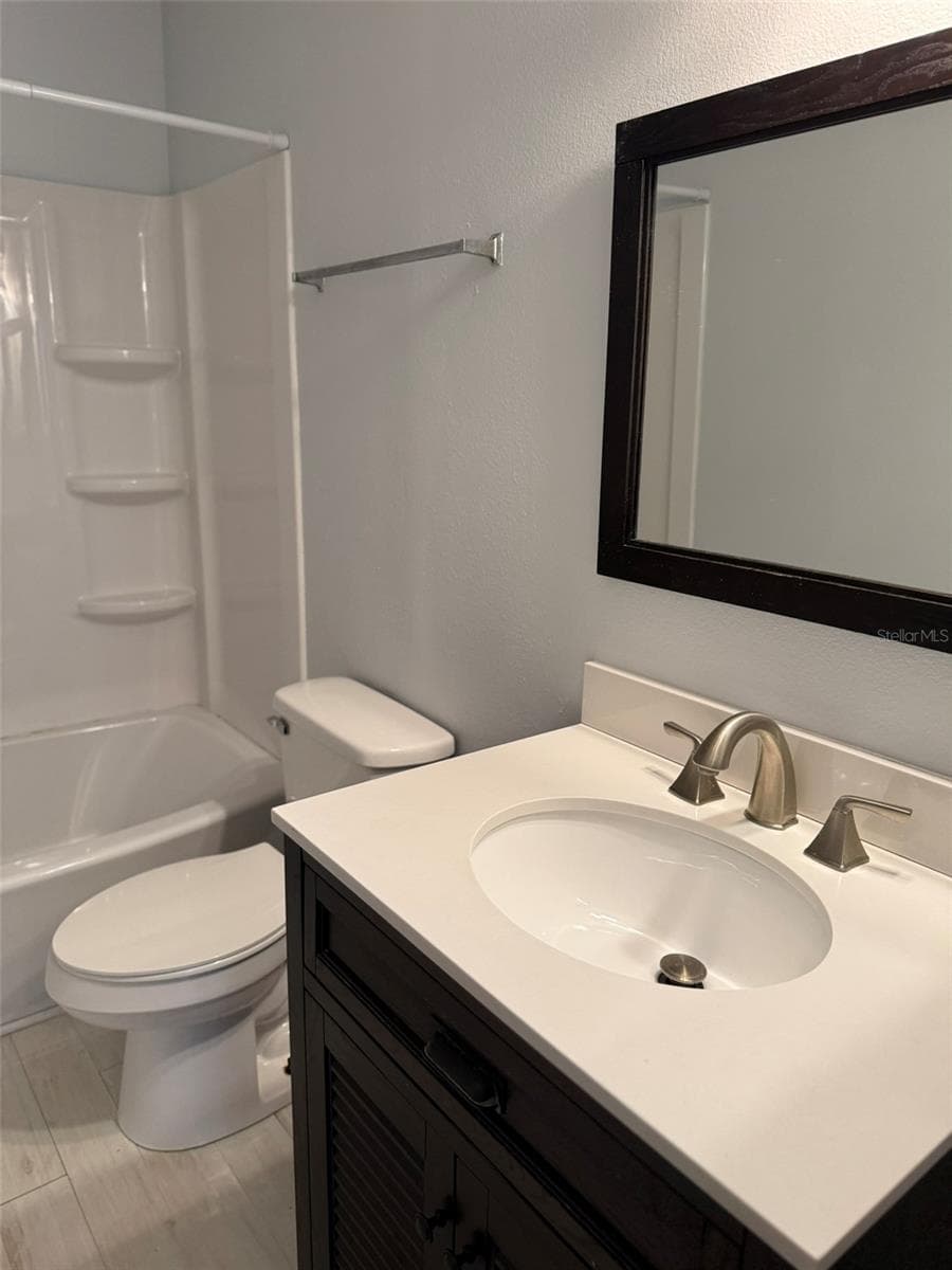 1117 CAMBOURNE DRIVE — photo 38 of 40