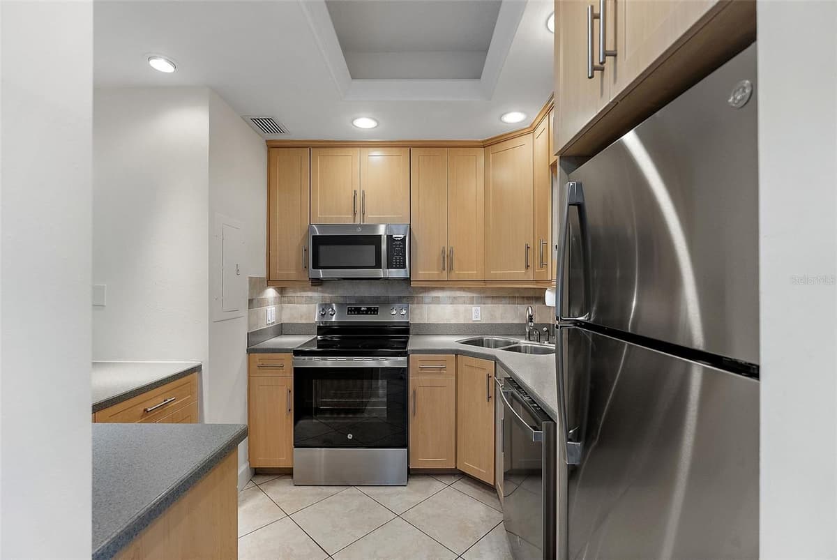 1200 SHORE DRIVE — photo 5 of 38