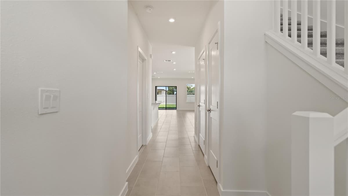 3165 CUP DRIVE — photo 4 of 53