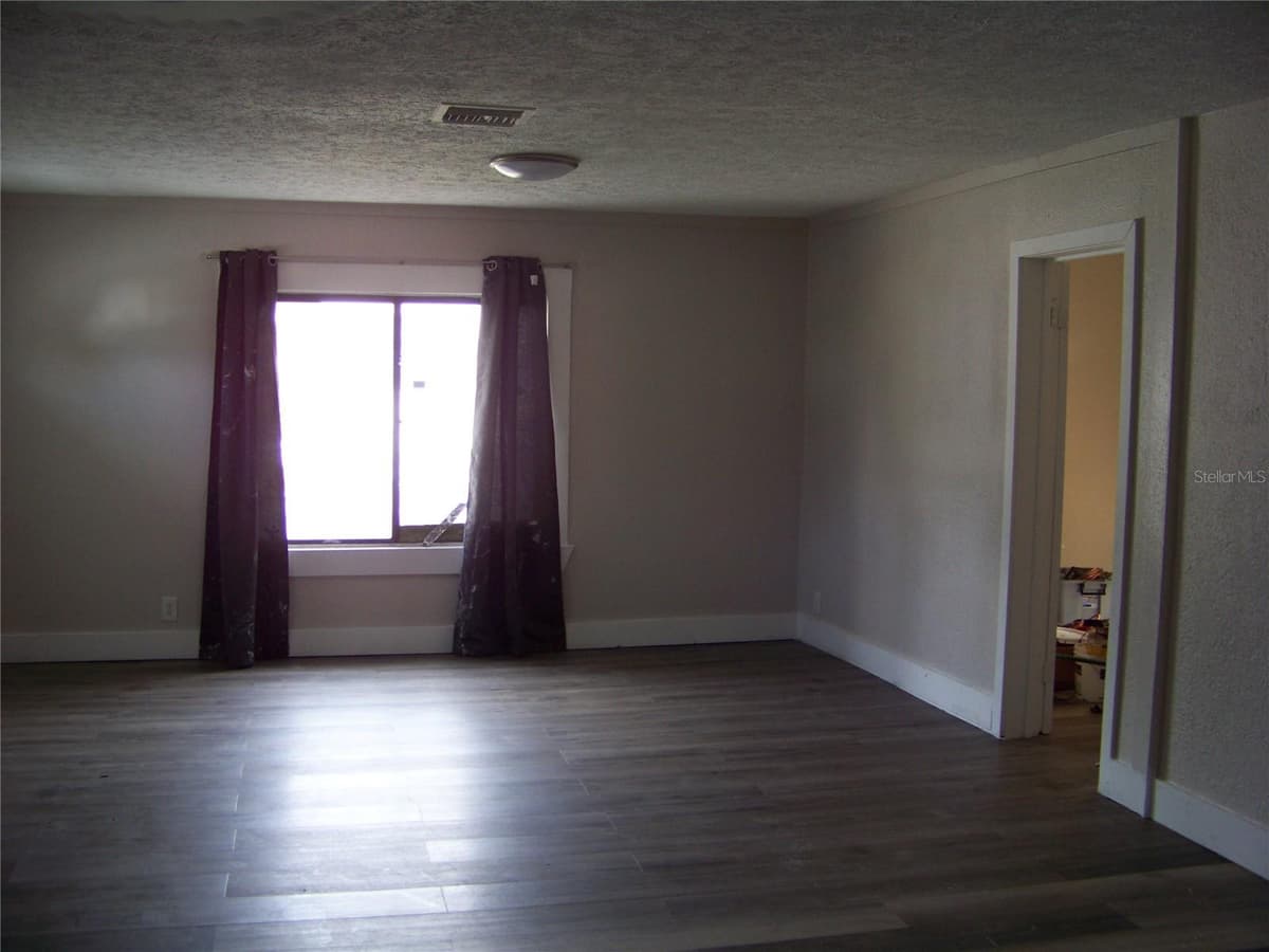 1554 TILLEY AVENUE — photo 5 of 18