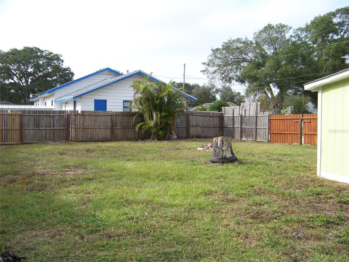 1554 TILLEY AVENUE — photo 3 of 18