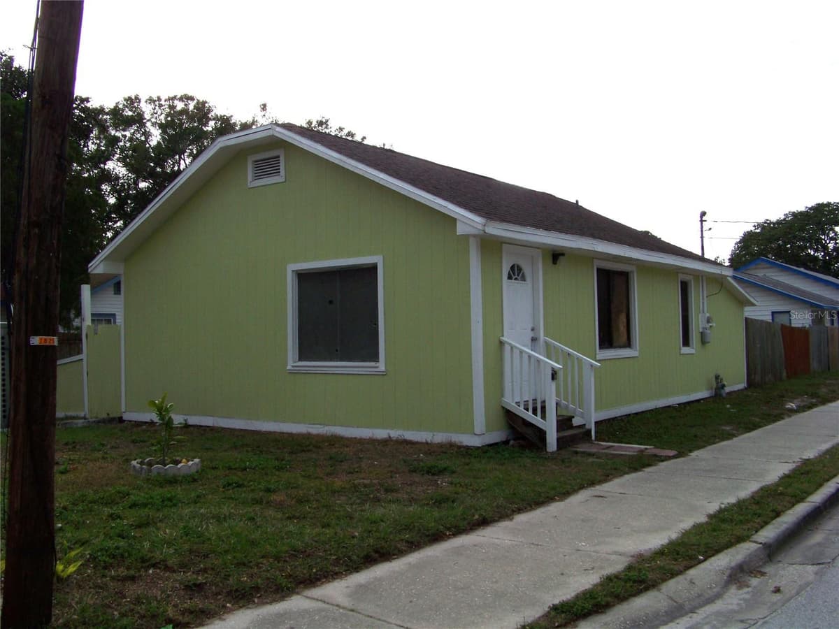 1554 TILLEY AVENUE — photo 2 of 18