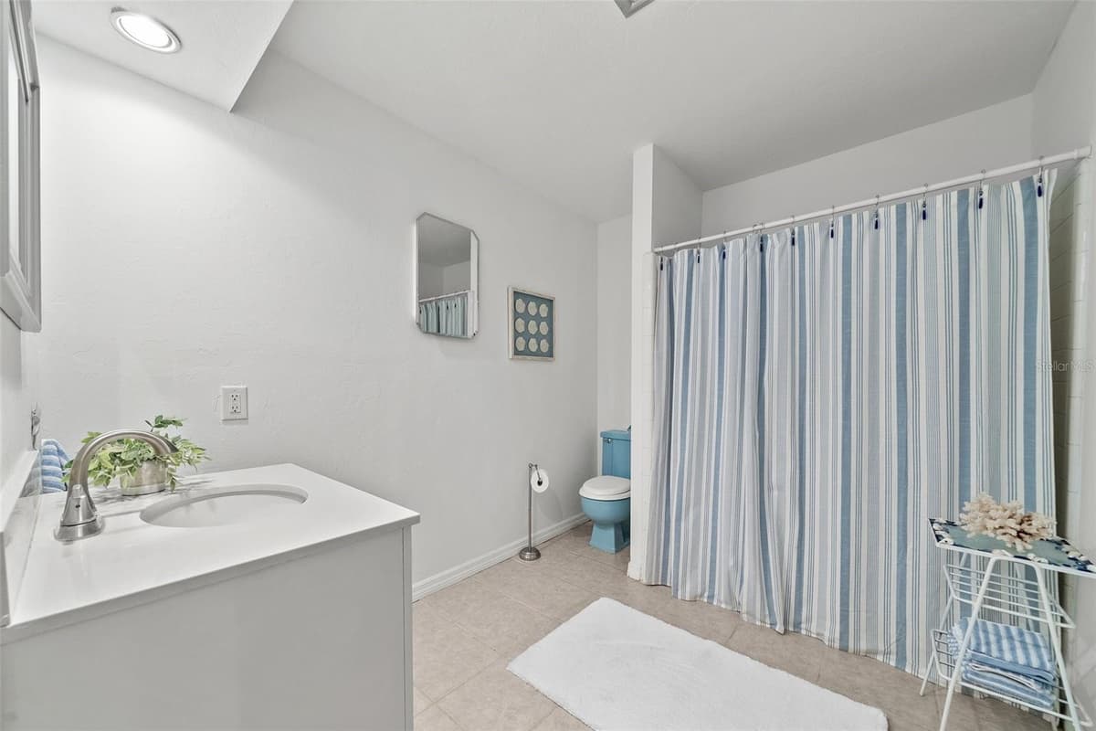 1510 LENA LANE — photo 17 of 40