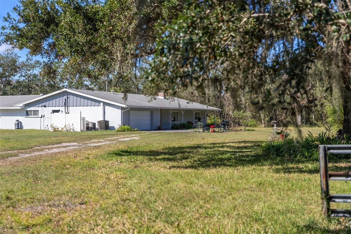 1510 LENA LANE — photo 32 of 40