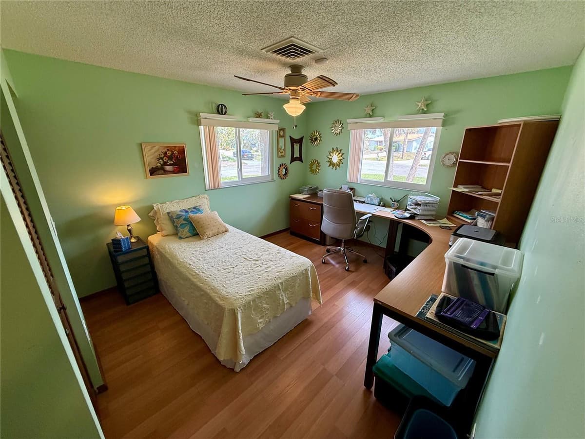 468 CEIL DRIVE — photo 14 of 41