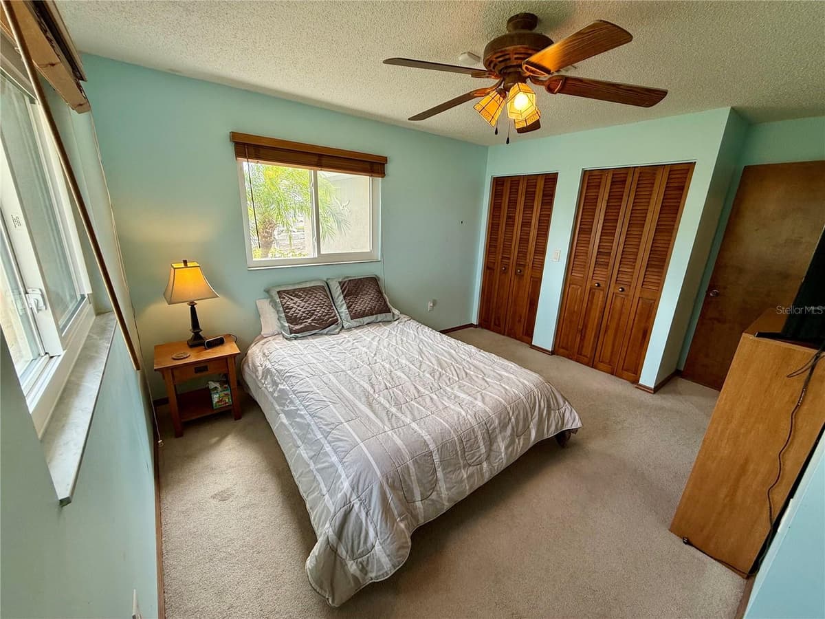 468 CEIL DRIVE — photo 18 of 41