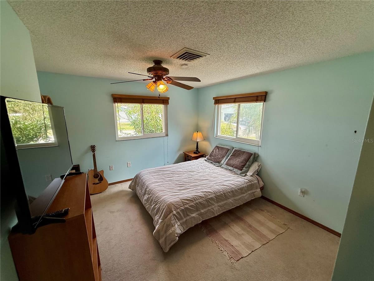 468 CEIL DRIVE — photo 19 of 41