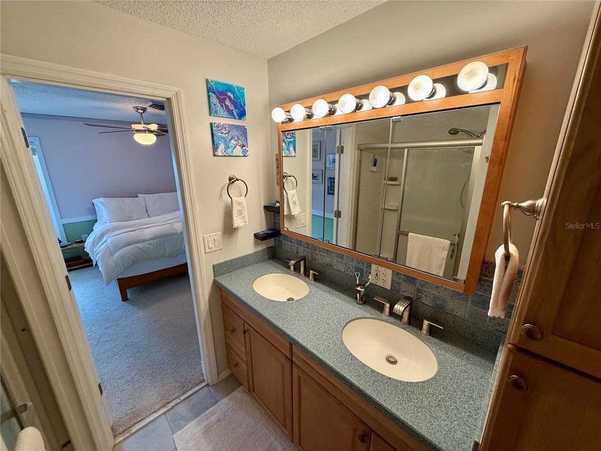 468 CEIL DRIVE — photo 12 of 41