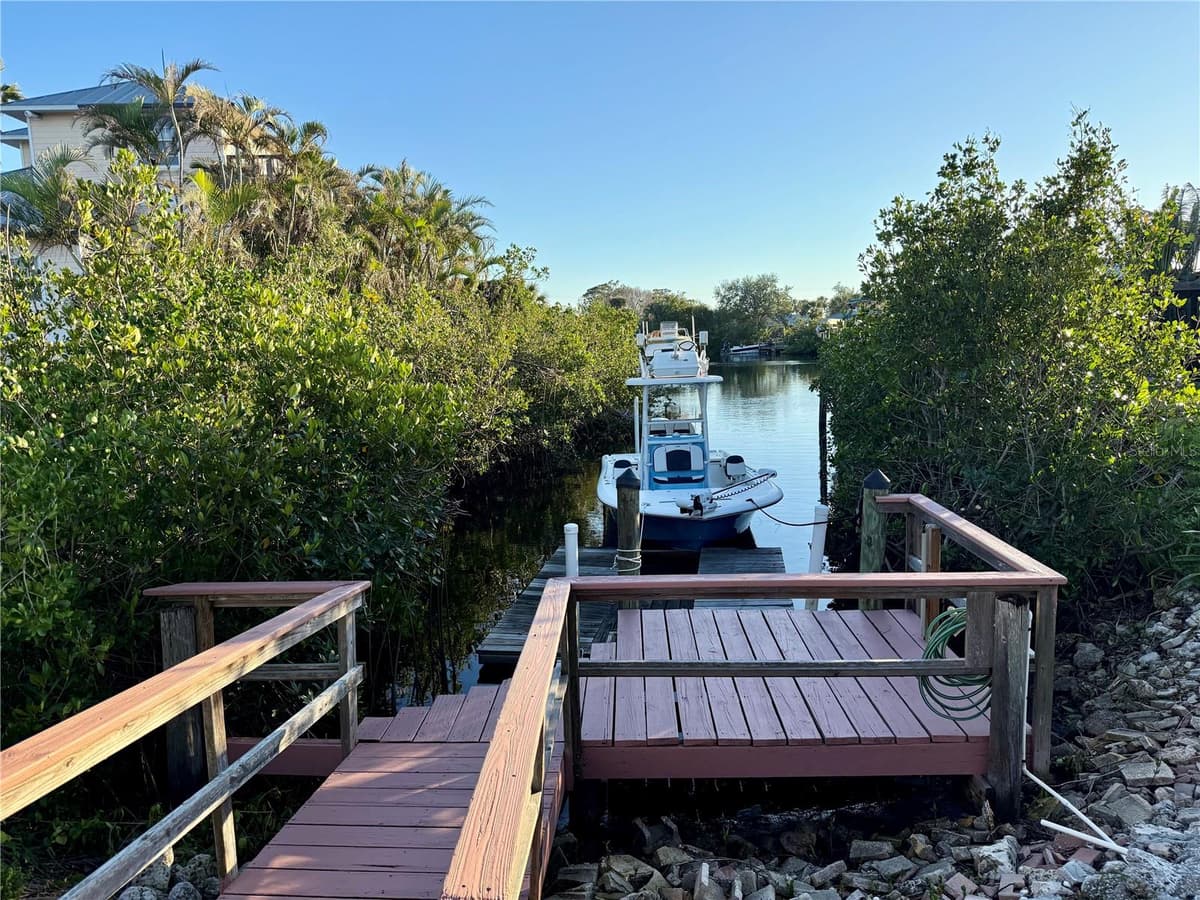 468 CEIL DRIVE — photo 4 of 41