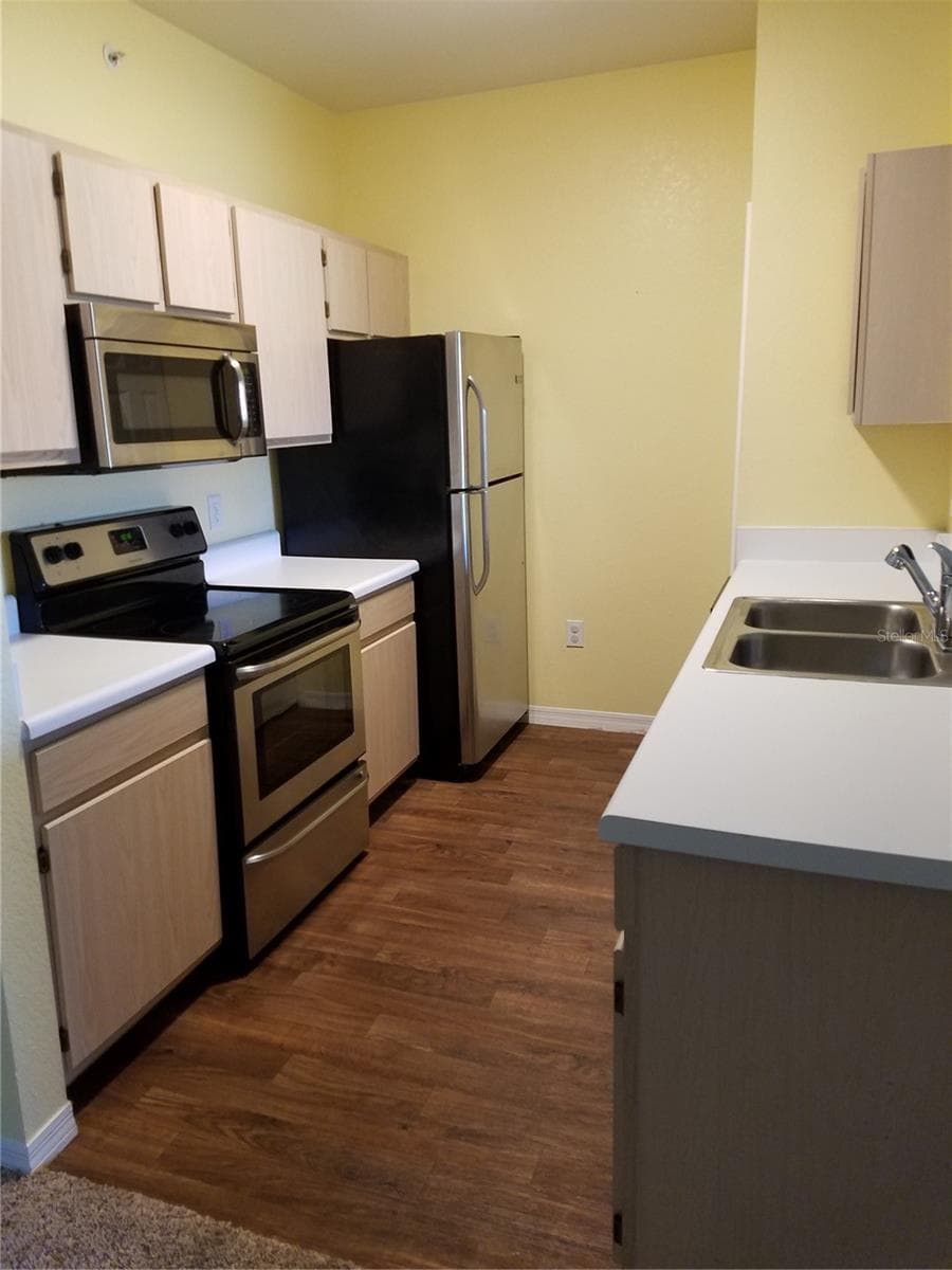 5455 VINELAND ROAD — photo 8 of 8